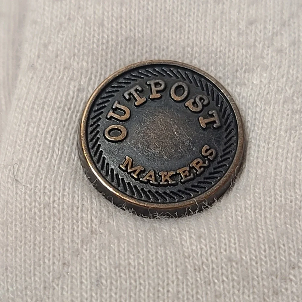 Outpost Makers Sweater Medium Quilted Henley Buttons Logo Classic‎